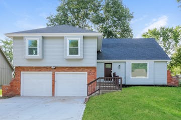 1116 N WALKER LN OLATHE, KS 66061